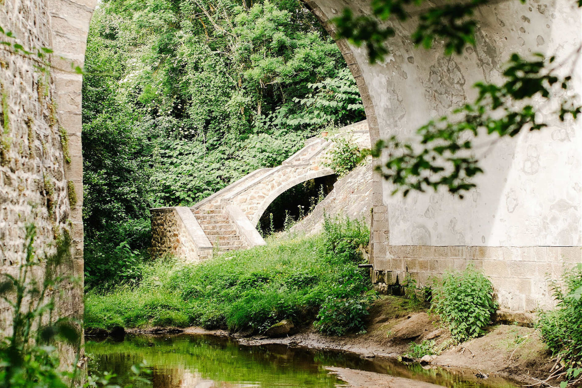 Ruisseau et Pont du Miodet à Saint-Dier d'Auvergne