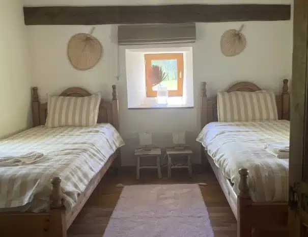 chambre 9 lits séparés